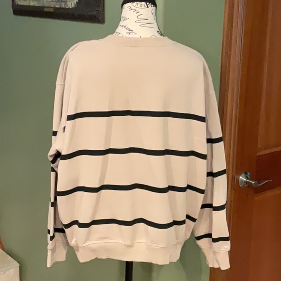 H&M Cream and Black Crewneck Sweater with Stripes - Picture 4 of 6